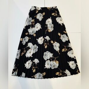 Pleated Black Floral Midi Skirt - White & Gold Rose Print